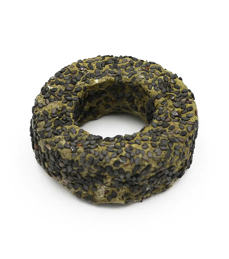 Hovädzí donut so špenátom, čierny sezam Koko Charlie 1 ks