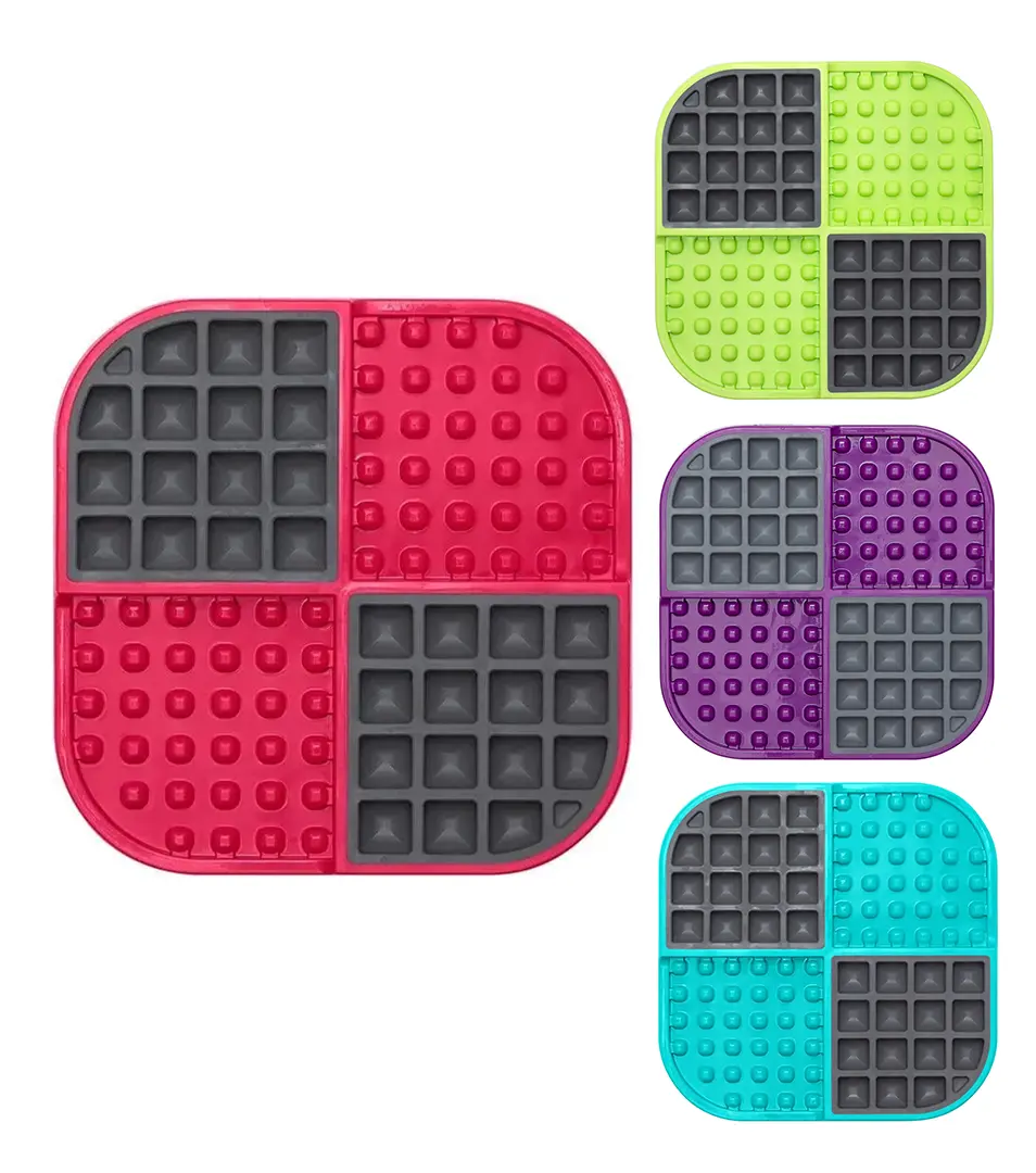 Lízacia podložka LickiMat Slomo 20x20 cm, mix farieb