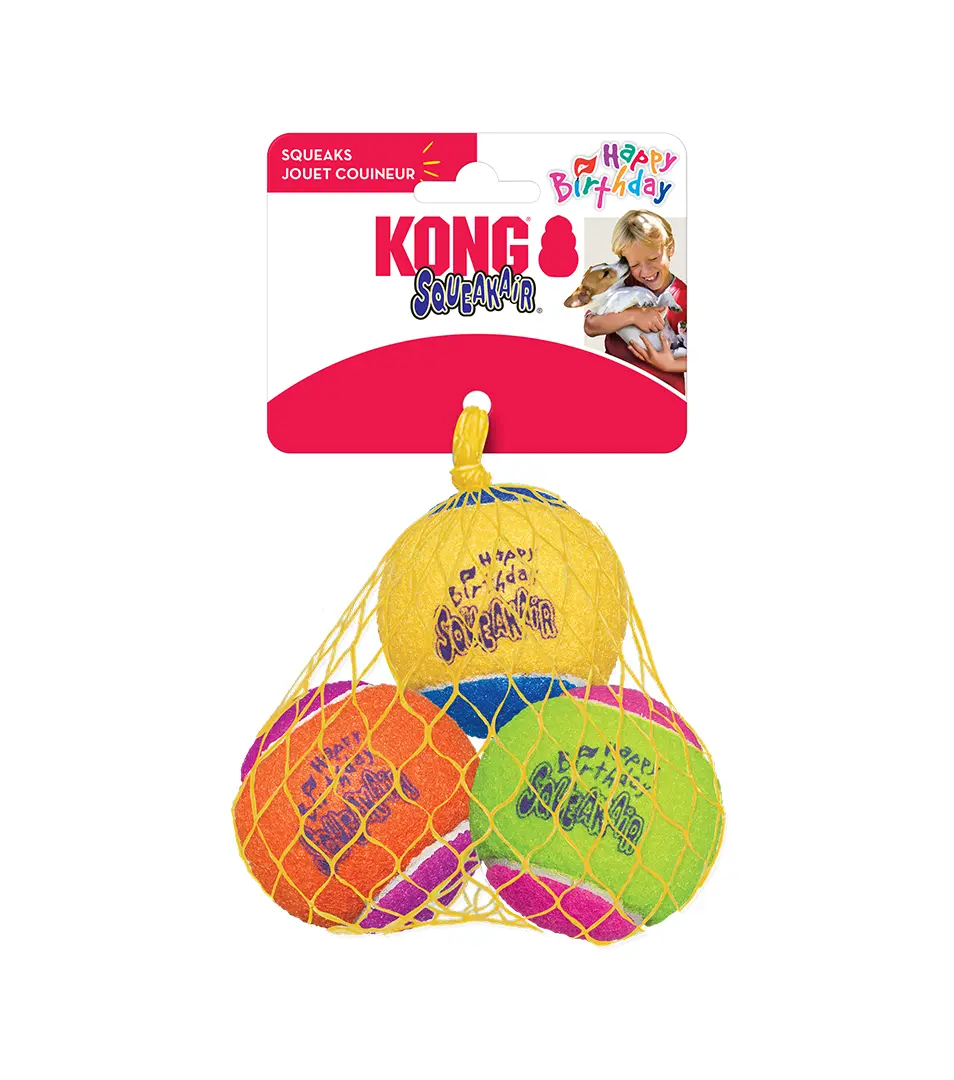 Hračka Kong Dog SqueakAir Narodeninová loptička s pískatkom, vulkanizovaná guma M (3ks/bal.)