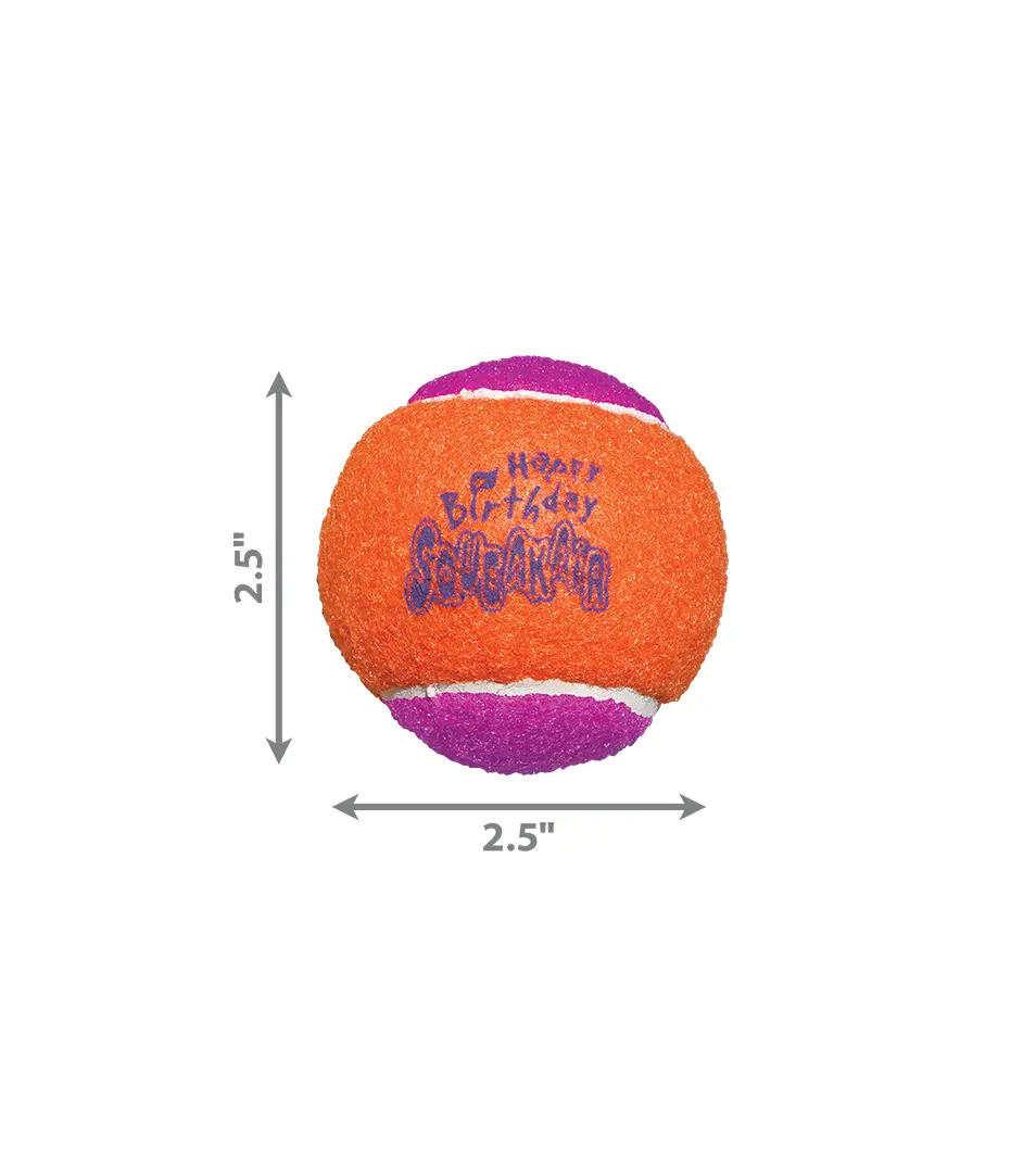 Hračka Kong Dog SqueakAir Narodeninová loptička s pískatkom, vulkanizovaná guma M (3ks/bal.)