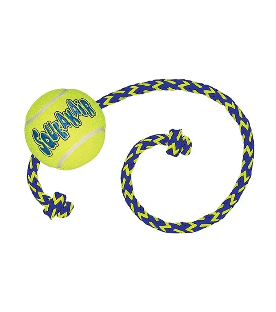 Hračka Kong Dog SqueakAir Ball Loptička so šnúrkou a pískatkom M guma vulkanizovaná