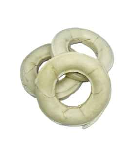 Pamlsok Salač Koliesko z bielej kože 6 cm, 10 ks